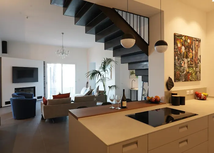 Con Accesso Al Mare E Vista Mozzafiato *