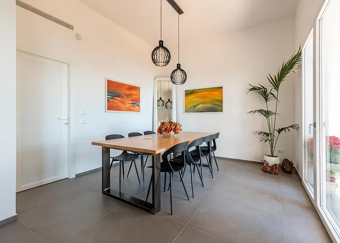 Con Accesso Al Mare E Vista Mozzafiato