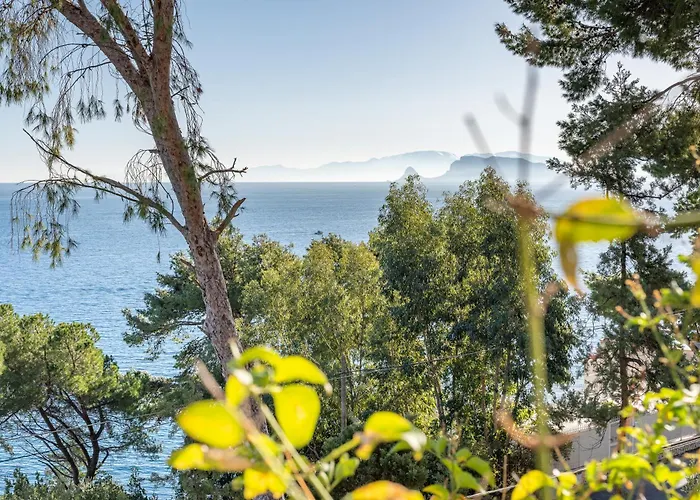 Con Accesso Al Mare E Vista Mozzafiato Villa