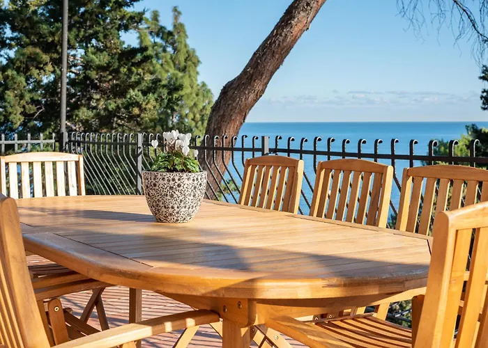 Con Accesso Al Mare E Vista Mozzafiato